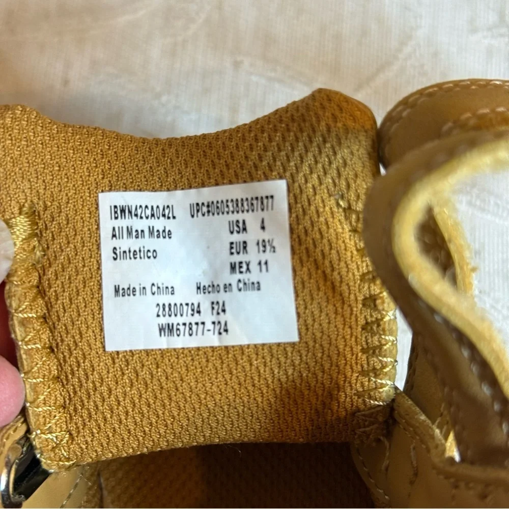 Wonder Nation Size‎ 4 Baby / Toddler Boots. Tan with Side Zipper.